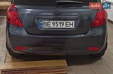 Хэтчбек Kia Ceed 2007 в Южноукраинске