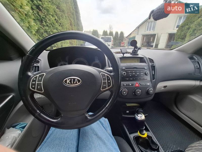 Хетчбек Kia Ceed 2007 в Золочеві