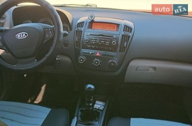 Хэтчбек Kia Ceed 2007 в Березане