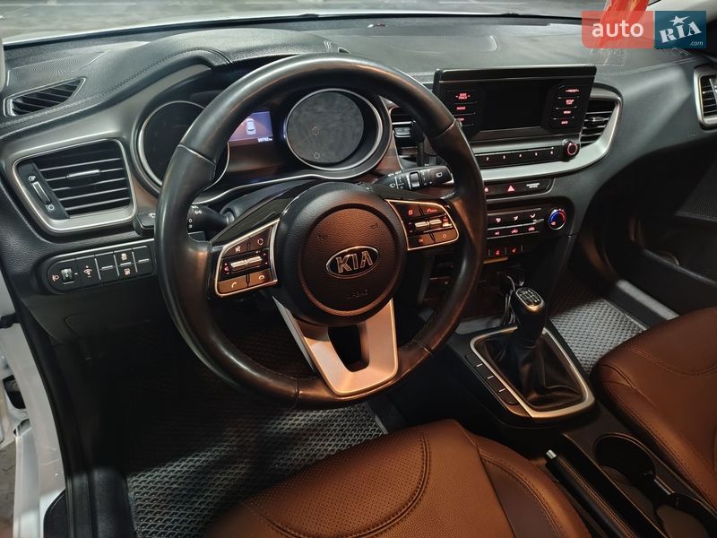 Хетчбек Kia Ceed 2021 в Дніпрі
