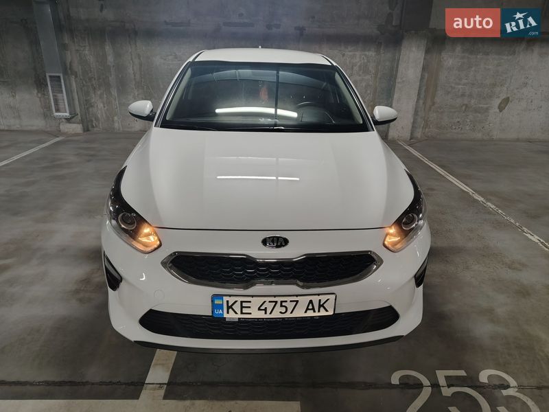Хетчбек Kia Ceed 2021 в Дніпрі