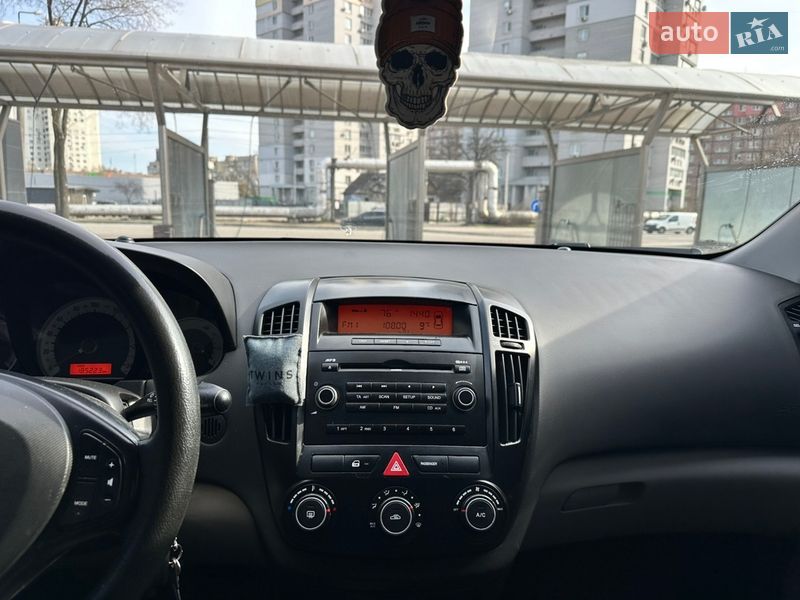 Хэтчбек Kia Ceed 2008 в Днепре