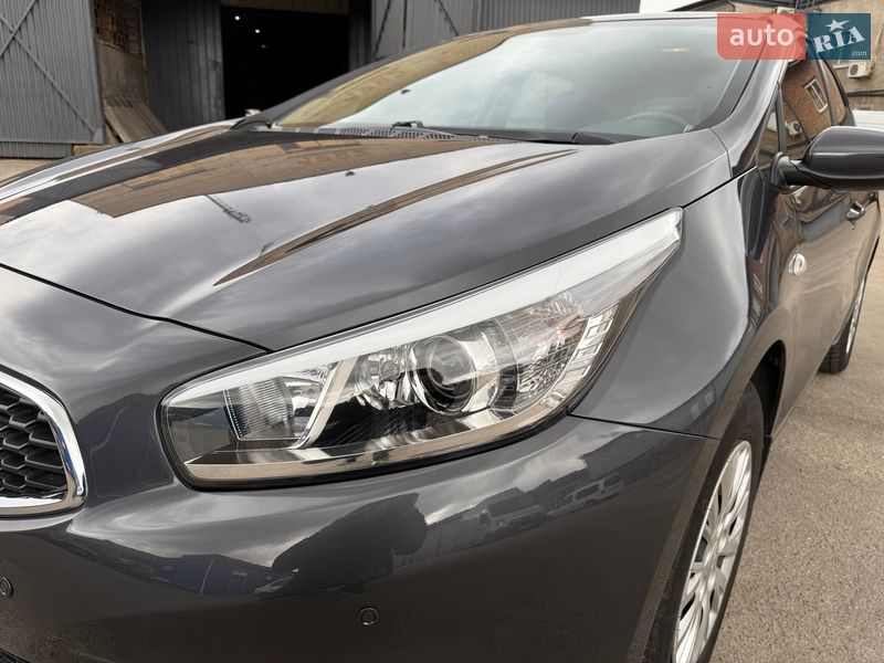 Хетчбек Kia Ceed 2013 в Запоріжжі фото 4 Хетчбек Kia Ceed 2013 в Запоріжжі