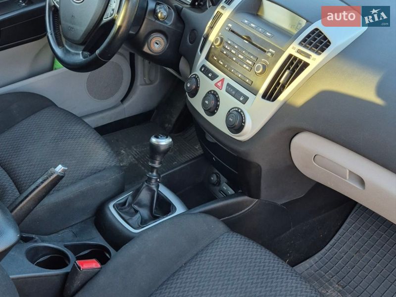 Універсал Kia Ceed 2008 в Полтаві фото 3 Універсал Kia Ceed 2008 в Полтаві