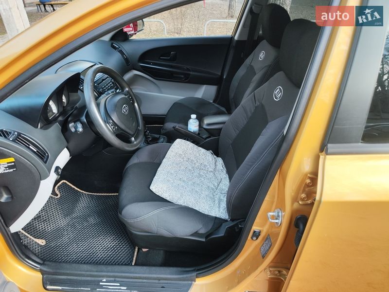 Хетчбек Kia Ceed 2009 в Харкові