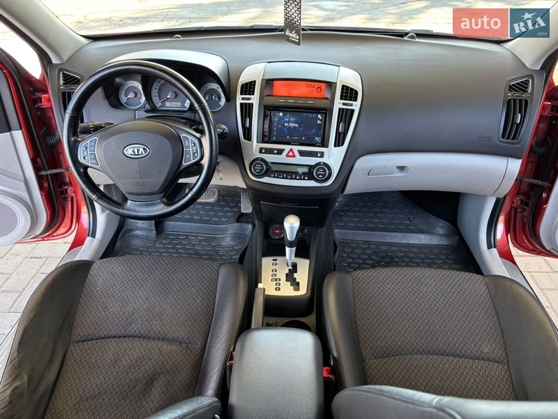 Хетчбек Kia Ceed 2008 в Гадячі