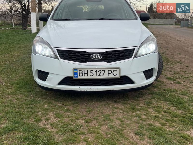 Хэтчбек Kia Ceed 2012 в Одессе фото Хэтчбек Kia Ceed 2012 в Одессе