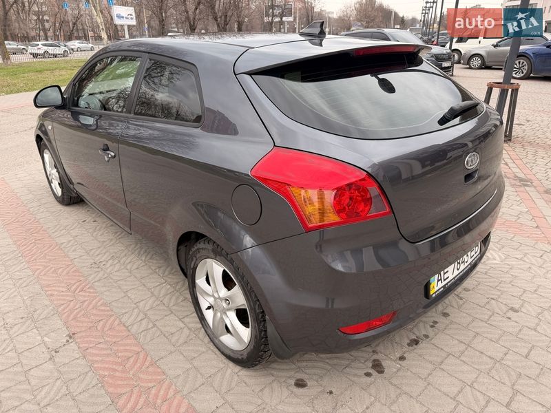 Хетчбек Kia Ceed 2008 в Дніпрі