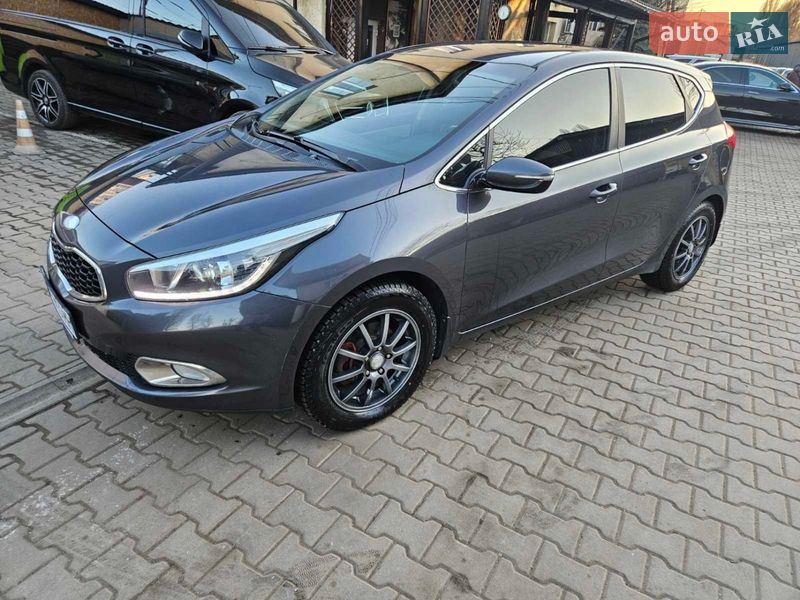 Хэтчбек Kia Ceed 2013 в Киеве