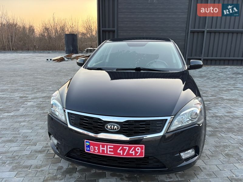 Хетчбек Kia Ceed 2011 в Хоролі