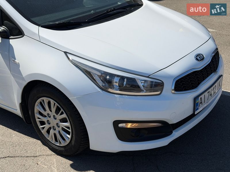 Хетчбек Kia Ceed 2016 в Києві фото 29 Хетчбек Kia Ceed 2016 в Києві