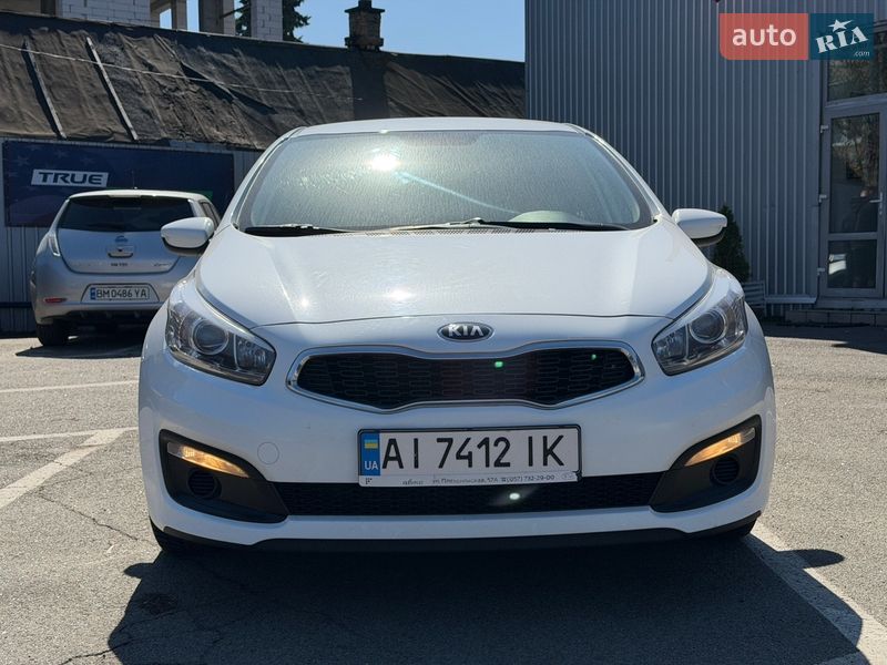 Хетчбек Kia Ceed 2016 в Києві фото 17 Хетчбек Kia Ceed 2016 в Києві