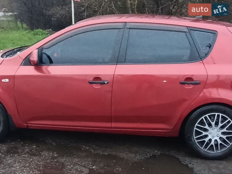 Хэтчбек Kia Ceed 2007 в Полтаве