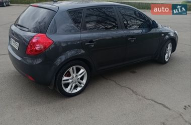 Хэтчбек Kia Ceed 2007 в Южноукраинске