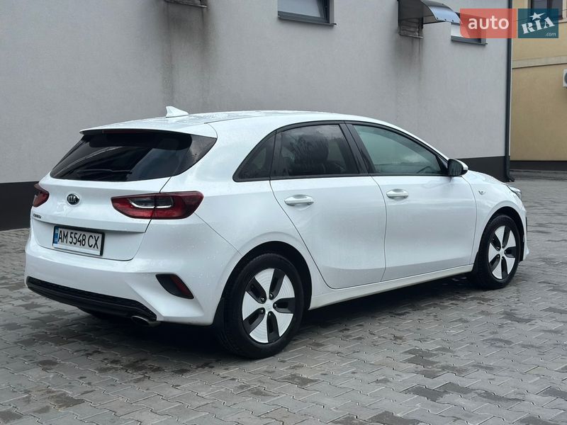 Хетчбек Kia Ceed 2019 в Києві фото 4 Хетчбек Kia Ceed 2019 в Києві