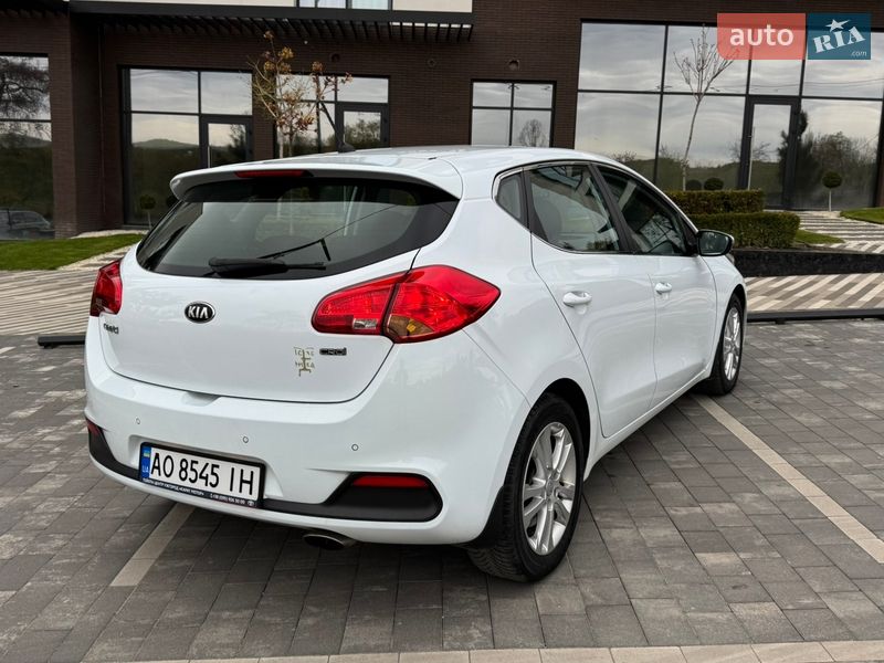 Хэтчбек Kia Ceed 2013 в Ужгороде