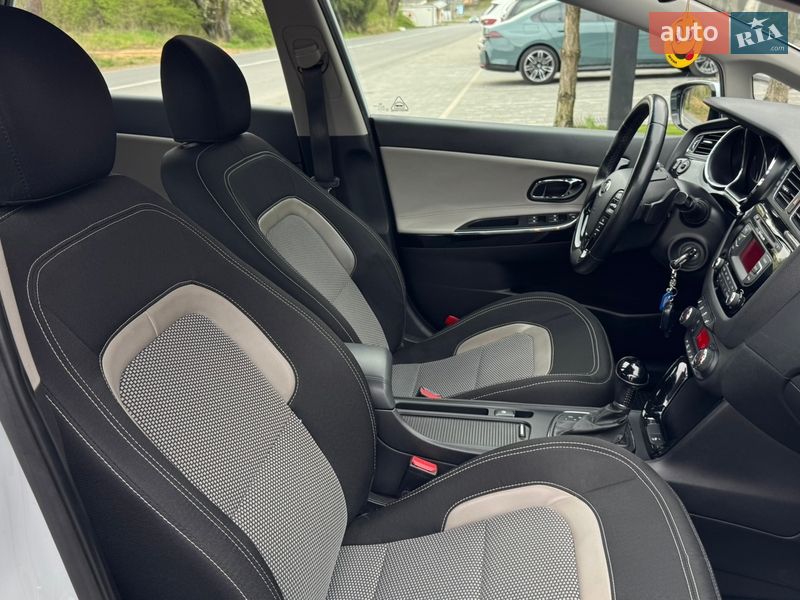 Хэтчбек Kia Ceed 2013 в Ужгороде