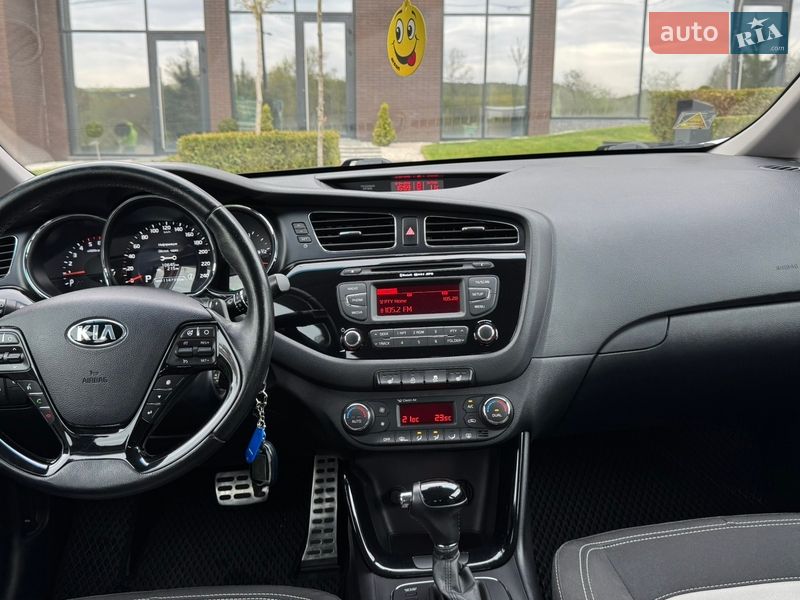 Хэтчбек Kia Ceed 2013 в Ужгороде