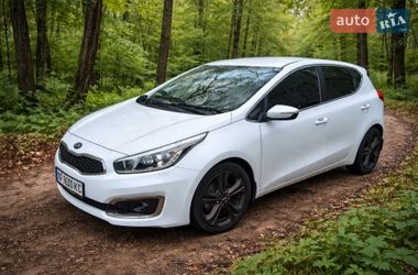 Хэтчбек Kia Ceed 2016 в Запорожье