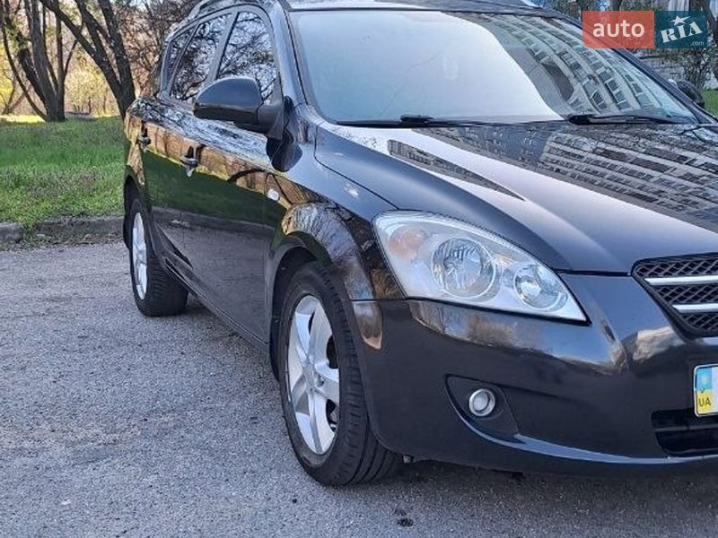 Универсал Kia Ceed 2008 в Запорожье