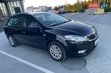 Универсал Kia Ceed 2012 в Городке