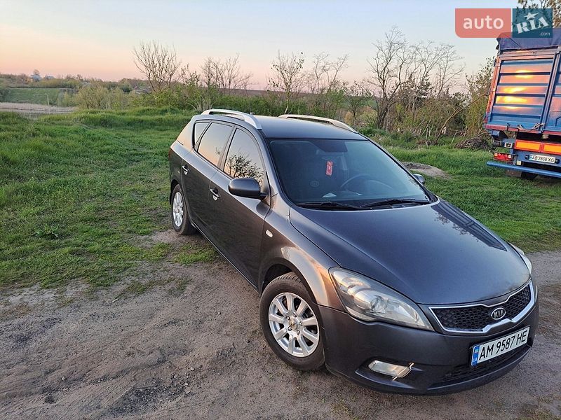 Универсал Kia Ceed 2012 в Ладыжине