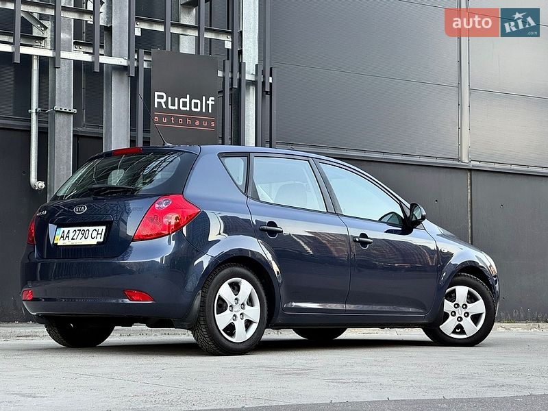Хэтчбек Kia Ceed 2009 в Киеве