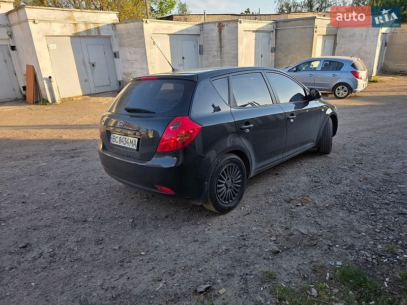 Хэтчбек Kia Ceed 2008 в Львове
