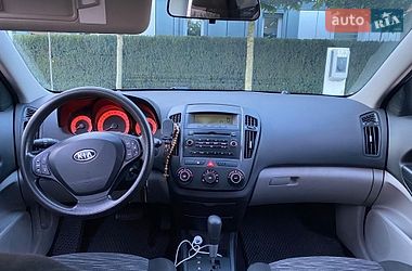 Хэтчбек Kia Ceed 2008 в Львове