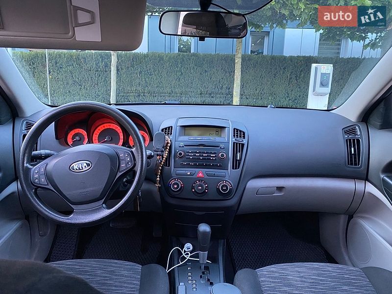 Хэтчбек Kia Ceed 2008 в Львове