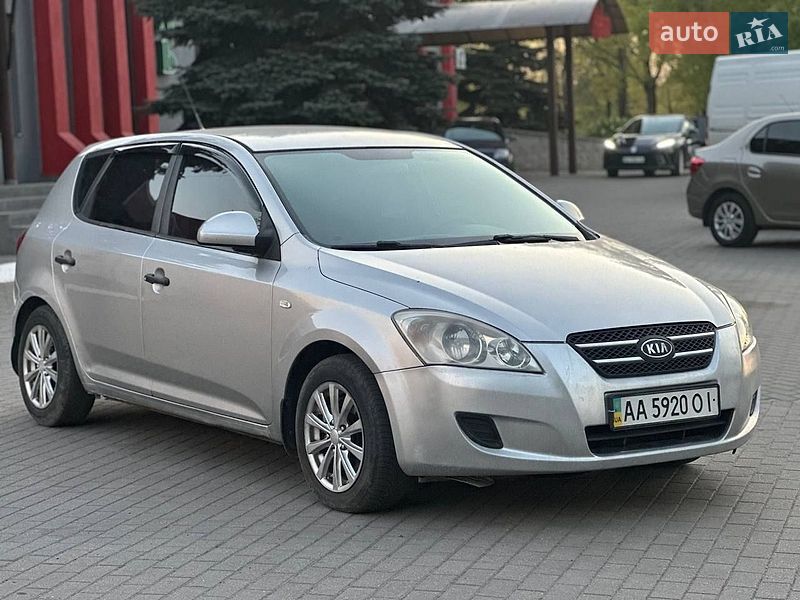 Хэтчбек Kia Ceed 2008 в Павлограде