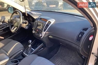 Универсал Kia Ceed 2010 в Львове