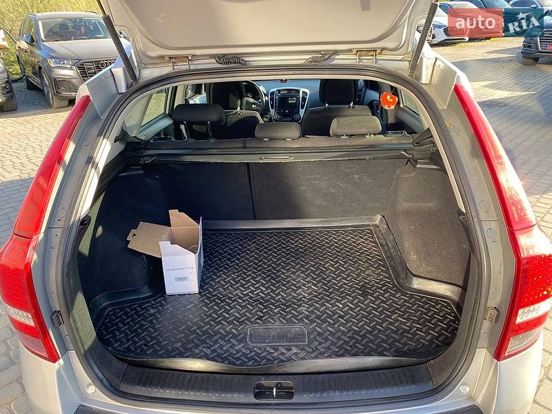 Универсал Kia Ceed 2010 в Львове