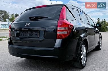 Універсал Kia Ceed 2008 в Кам'янському