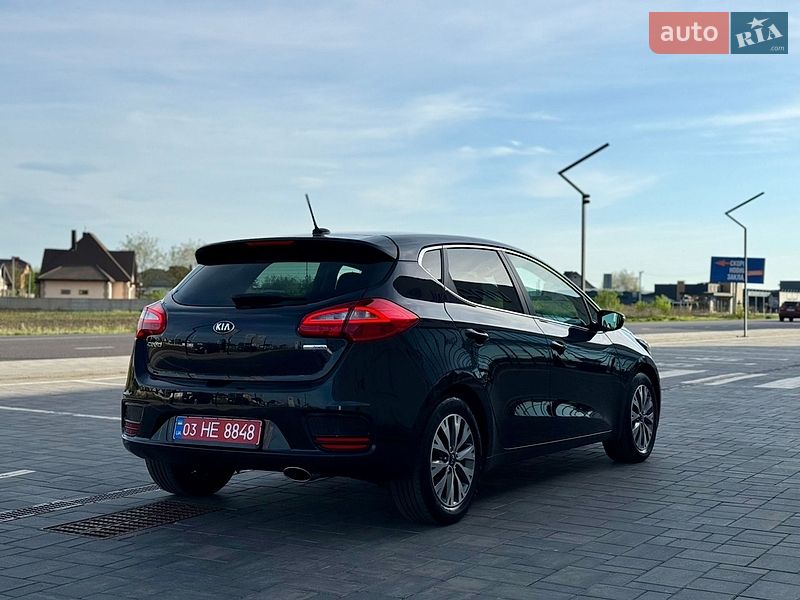 Хэтчбек Kia Ceed 2015 в Луцке