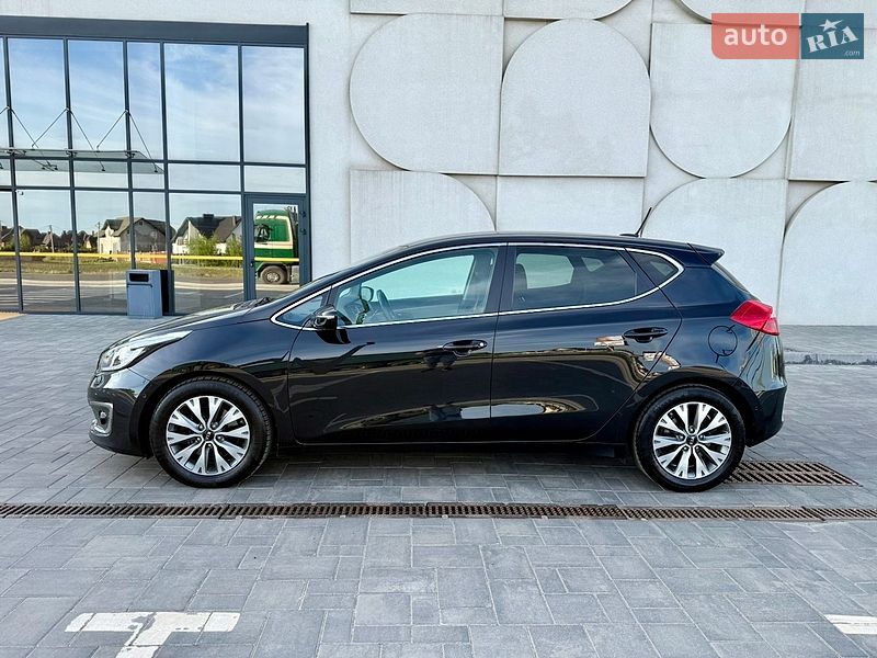 Хэтчбек Kia Ceed 2015 в Луцке