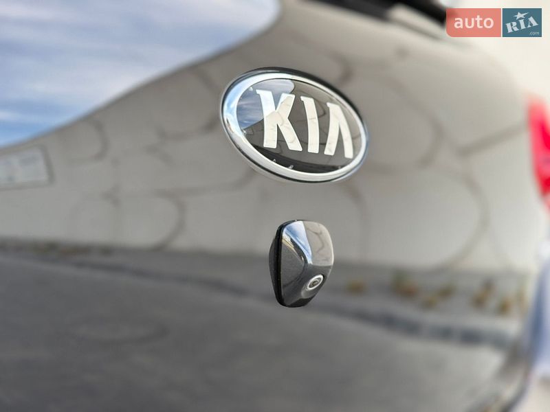 Хэтчбек Kia Ceed 2015 в Луцке