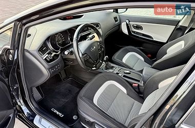 Хэтчбек Kia Ceed 2015 в Луцке
