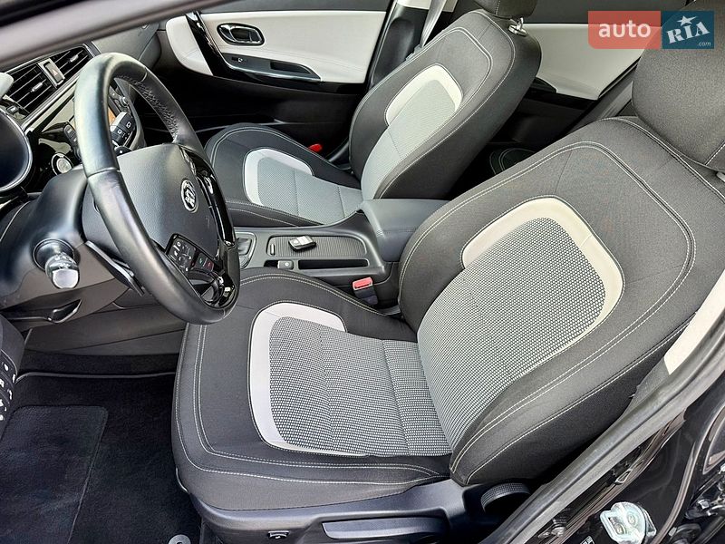 Хэтчбек Kia Ceed 2015 в Луцке
