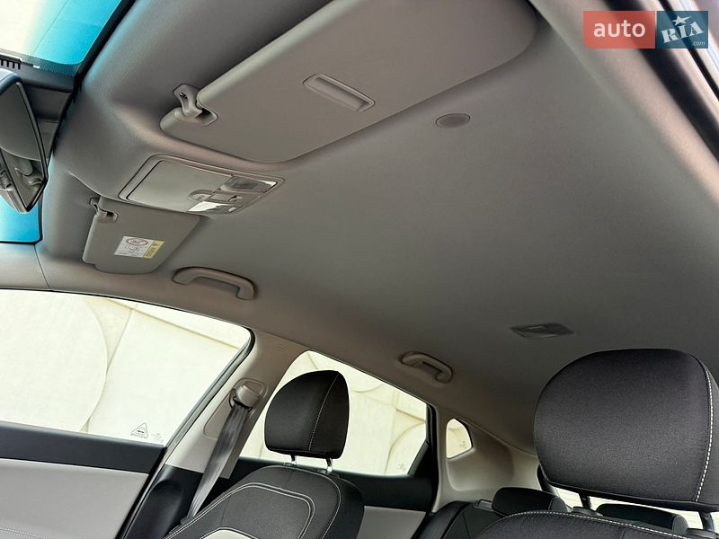 Хэтчбек Kia Ceed 2015 в Луцке