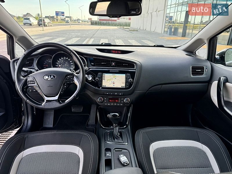 Хэтчбек Kia Ceed 2015 в Луцке