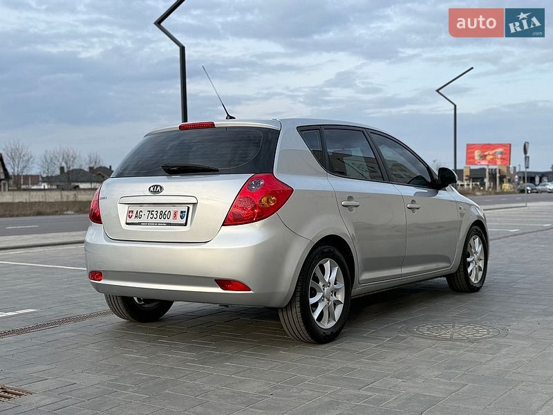 Хэтчбек Kia Ceed 2007 в Луцке