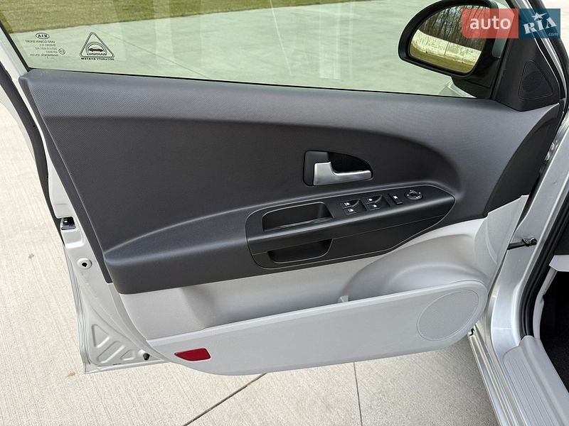 Хэтчбек Kia Ceed 2007 в Луцке