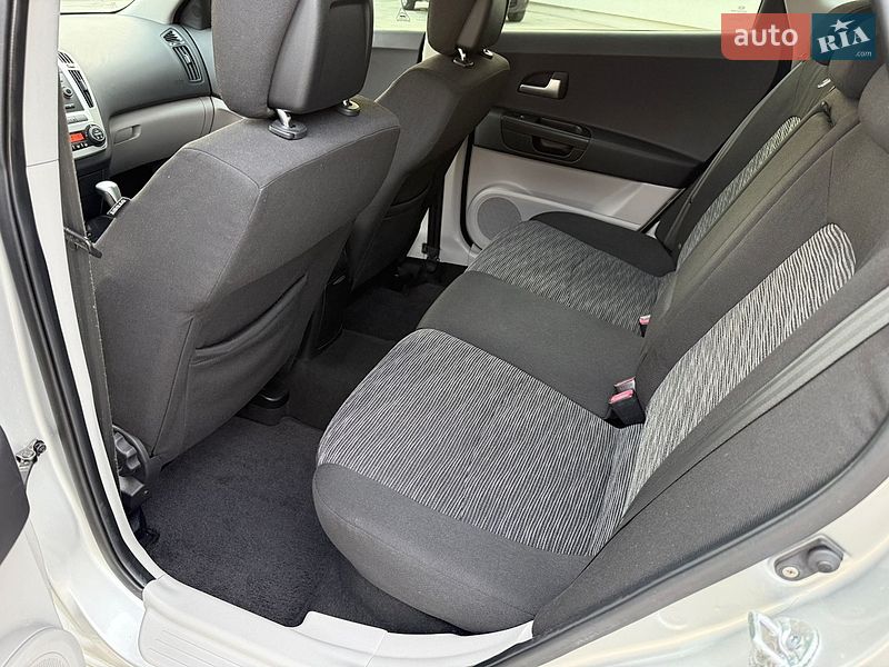 Хэтчбек Kia Ceed 2007 в Луцке