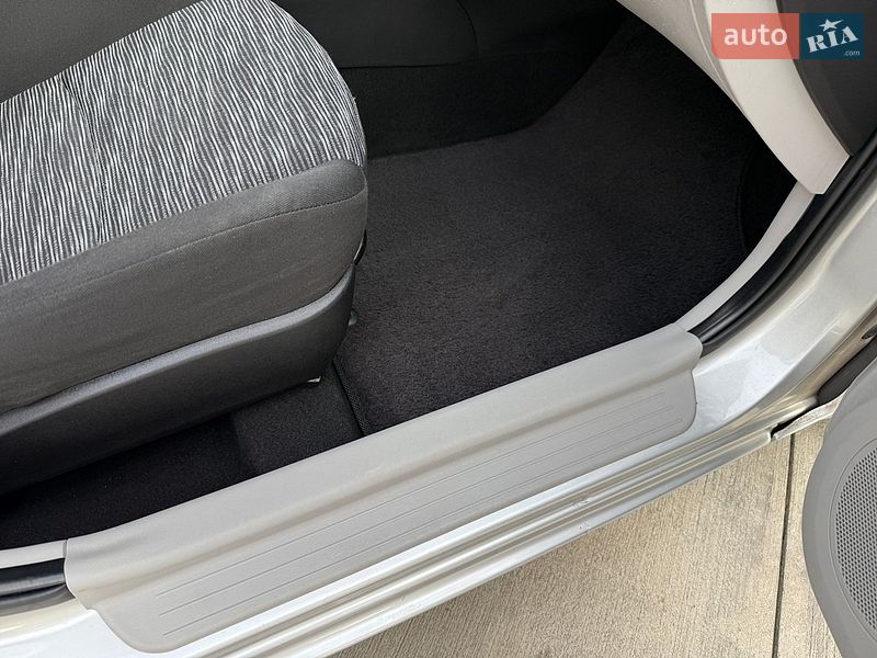 Хэтчбек Kia Ceed 2007 в Луцке