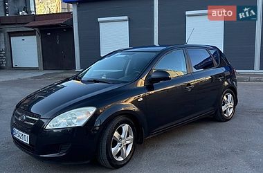 Хэтчбек Kia Ceed 2008 в Одессе