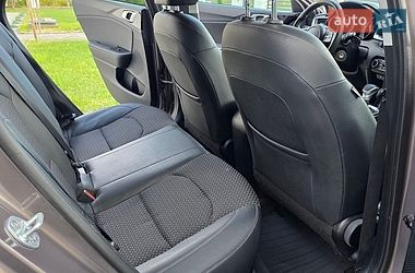 Хэтчбек Kia Ceed 2019 в Сарнах