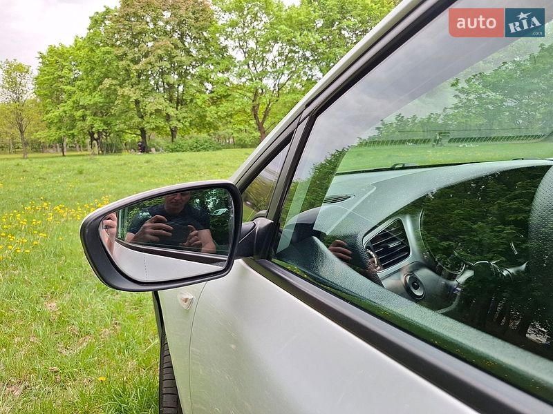 Хэтчбек Kia Ceed 2013 в Виннице
