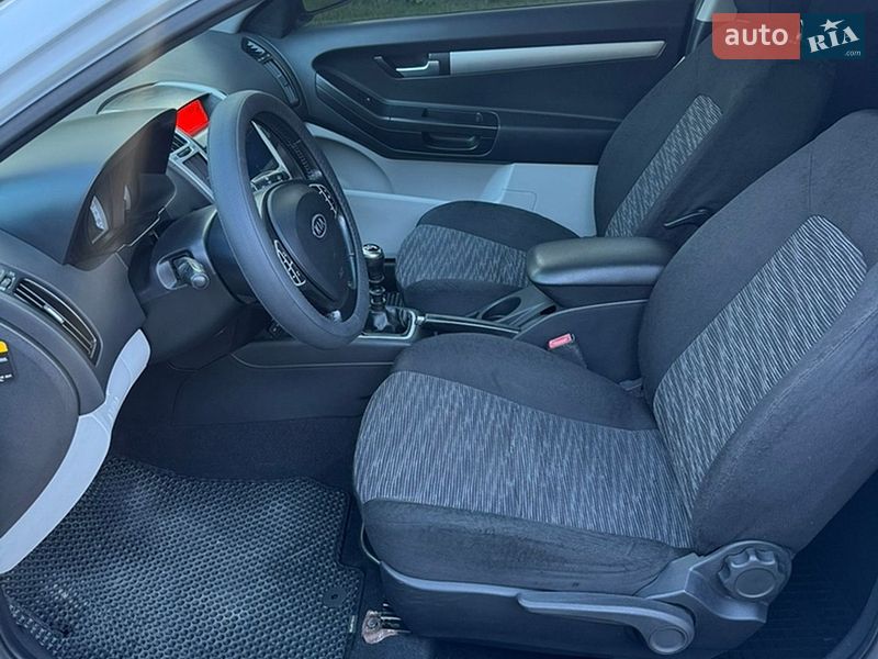 Хетчбек Kia Ceed 2009 в Львові
