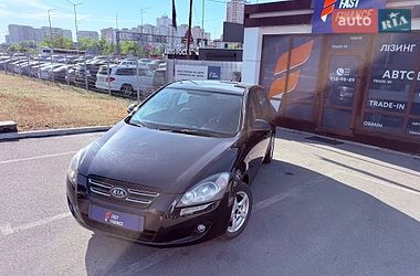 Хэтчбек Kia Ceed 2008 в Киеве